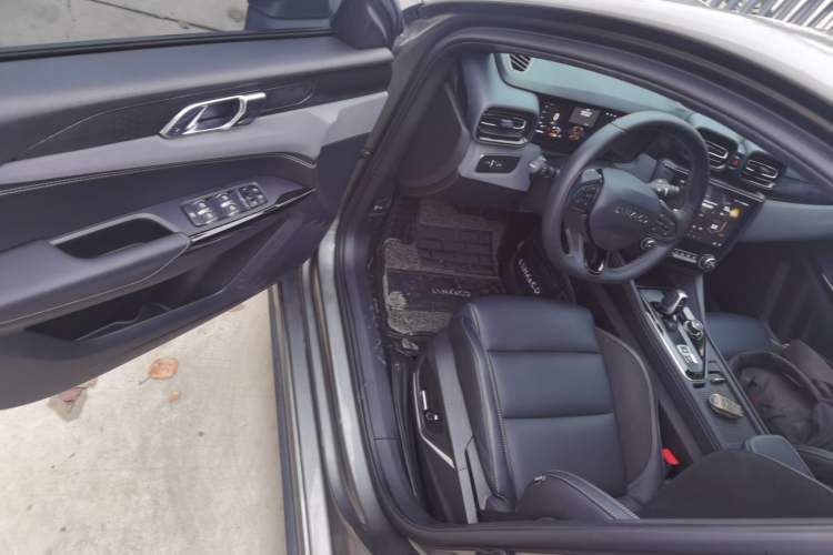 Used Lynk & Co 03 2022 2.0TD DCT GenioPlus
