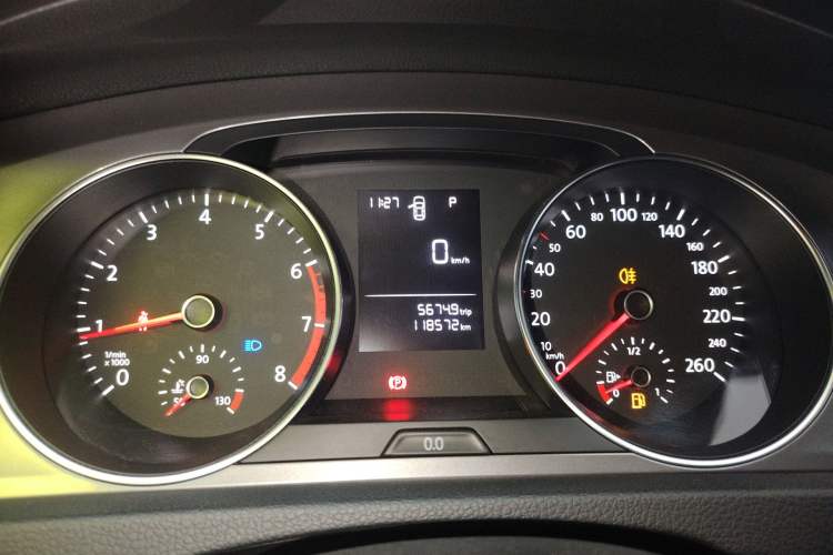 Used Volkswagen Golf 2016 1.6L Automatic Fashion Model
