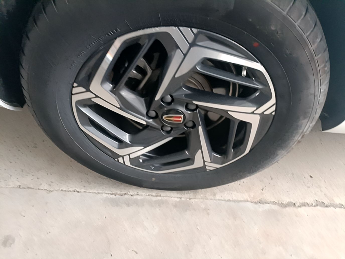 Hongqi HS3 2023 1.5T Two-Wheel Drive Shanwei Edition — снимка 11