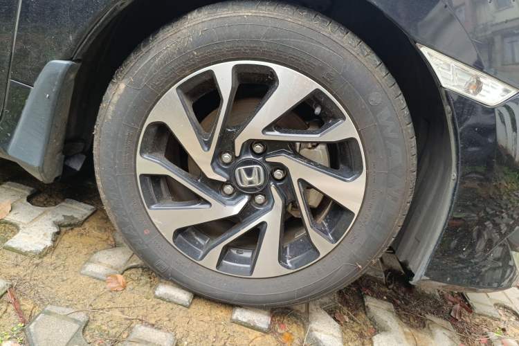 Used Honda Civic 2016 220TURBO CVT Luxury Edition
