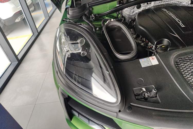 Used Porsche Macan 2018 Macan 2.0T Right Front Headlight