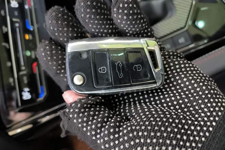 Used Volkswagen Tayron 2022 280TSI Two-Wheel Drive Luxury Smart Connectivity Version