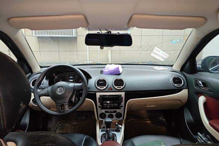 Used Volkswagen Lavida 2011 1.6L Automatic PinYou Edition
