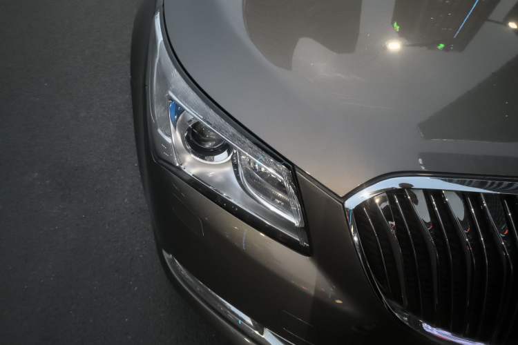 Used Buick LaCrosse 2014 2.0T SIDI Elite Tech Version Right Front Headlight