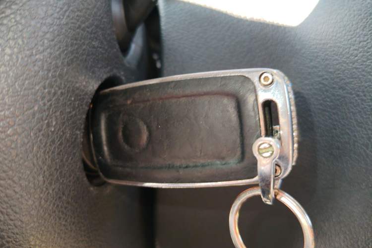 Used Volkswagen Tiguan 2017 300TSI Automatic Two-Wheel Drive Silk Road Luxury Edition Vehicle Key