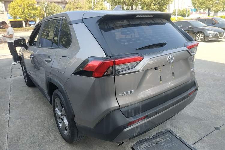 Used Toyota RAV4 2021 2.0L CVT Two-Wheel Drive Fashion Edition