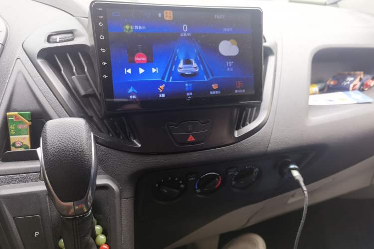 Used Ford Transit 2019 2.0T Gasoline Automatic Business & Travel Short Wheelbase Low-Roof 7-Seater China VI Standard Audio And AC Panel