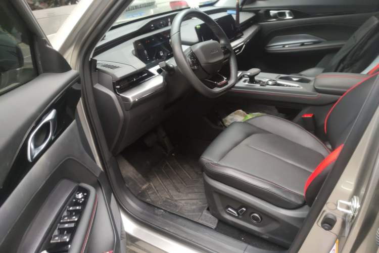 Used CHANGAN OSHAN Z6 2022 Blue Whale 1.5T DCT Smart Navigation Model Driver Seat