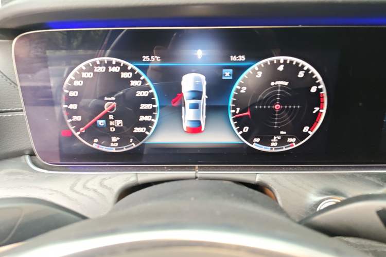 Used Mercedes-Benz E-Class 2018 E 300 L Sporty and Stylish Model