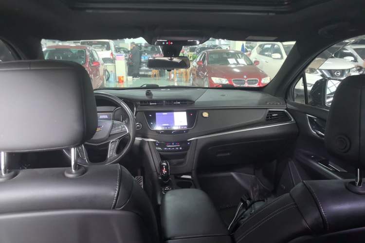 Used Cadillac XT5 2020 28T Luxury Version Headliner