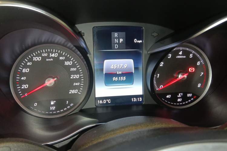 Used Mercedes-Benz C-Class 2018 C 200 L Sport Edition Odometer Close Up