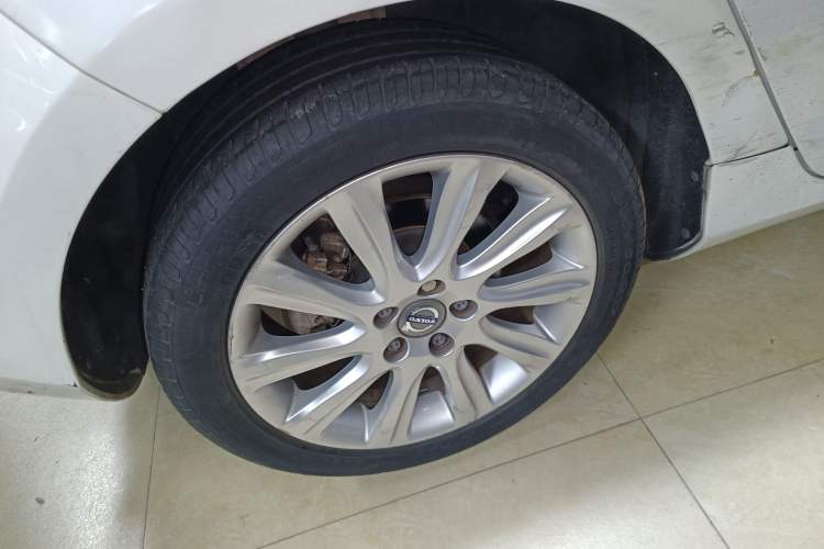 Used Volvo V40 2015 1.6T Zhiya Edition
