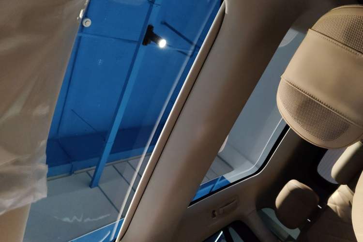 Used Hima AITO M8 2025 Model Pure Electric Max+ Five-Seat Long-Range Version Headliner