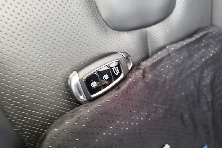 Used Hyundai Santa Fe 2019 380 TGDi DLX Automatic Two-Wheel Drive Prestige Plus Version China VI Standard
