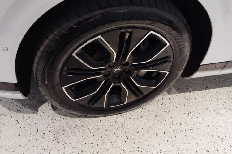 Used XPeng G9 2025 625 Long-Range Max Exterior 2