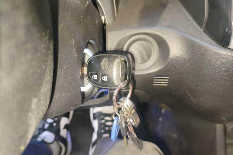 Used CHANGAN OSHAN X70A 2019 1.5L Manual Basic Version China VI Standard