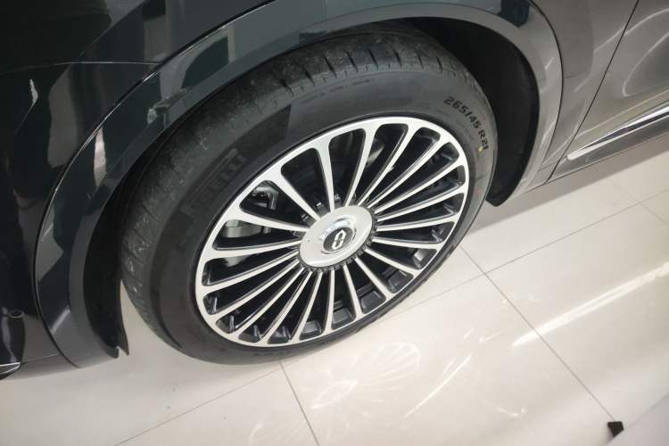 Used Hima AITO M8 2025 Extended-Range Ultra Version 53.4 kWh 6-Seater Edition Left Front Wheel Hub