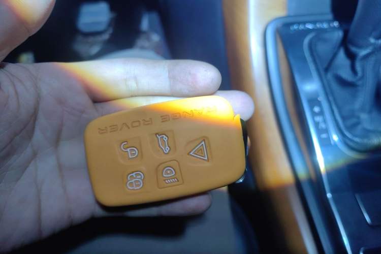 Used Land Rover Range Sport 2012 5.0 NA V8 HSE Vehicle Key