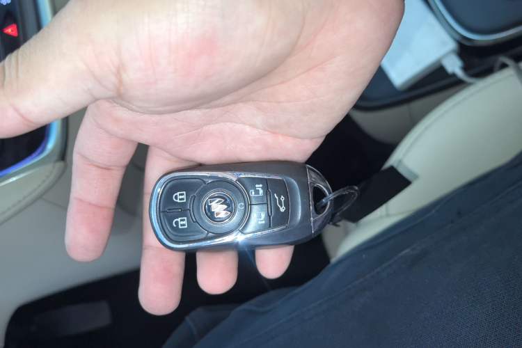 Used Buick GL8 2022 ES Land Cruiser 653T Luxury Model