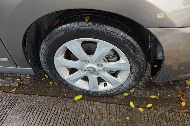 Used Nissan Sylphy 2009 1.6XE Automatic Comfort Edition Right Front Wheel Hub