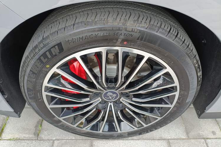 Used BYD Han 2025 EV with 701 km of Laser Radar-Enabled Intelligent Driving