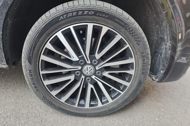 Used Volkswagen Multivan 2019 2.0 TSI 4x4 Prestige Edition 7-Seater Right Front Wheel Hub
