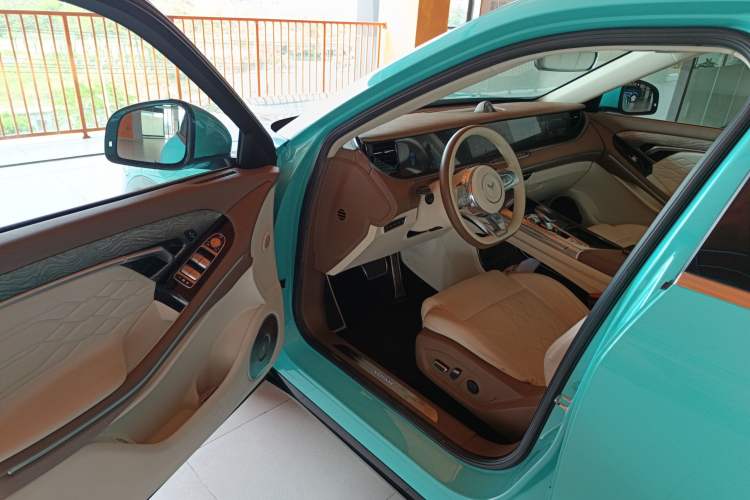 Used VOYAH FREE 2021 Four-Wheel Drive Standard All-Electric Exclusive Luxury Package Driver Seat