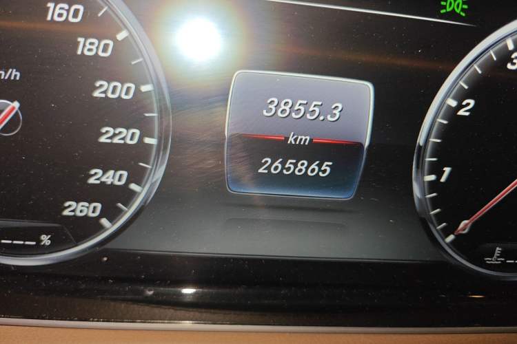 Used Mercedes-Benz Maybach S-Class 2016 S 400 4MATIC Odometer Close Up