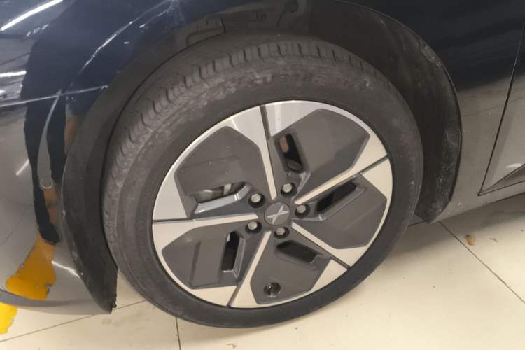 Used XPeng MONA M03 2024 620 with Ultra-Long Range Left Front Wheel Hub