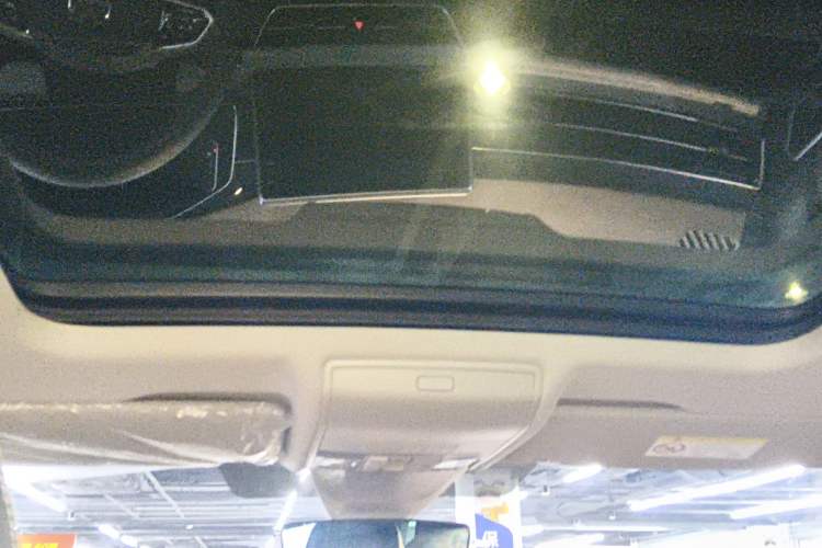 Used Volkswagen Tiguan L 2023 Restyled 330TSI Automatic Two-Wheel Drive R-Line Enhanced Comfort Version
