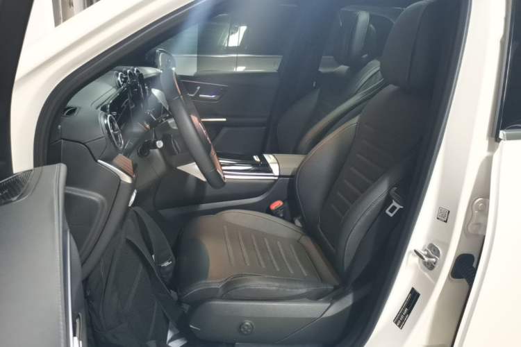 Used Mercedes-Benz GLC 2023 GLC 260 L 4MATIC Dynamic Edition 7-seater Left Front Seat