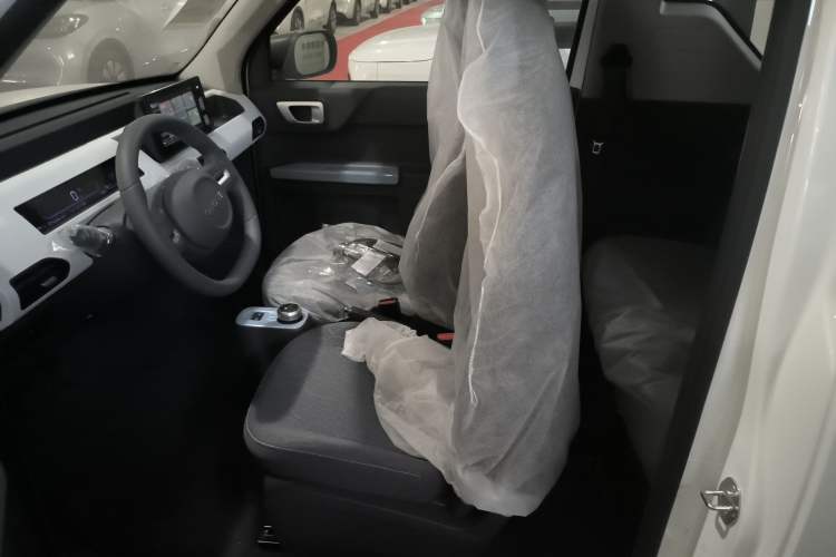 Used Geely Galaxy Panda 2024 Panda Mini 200km Endurance Bear Left Front Seat