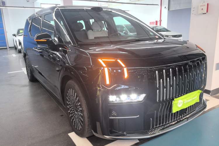 Used Zeekr 009 2024 7-Seater Walk-Through Version Four-Wheel Drive 108 kWh
