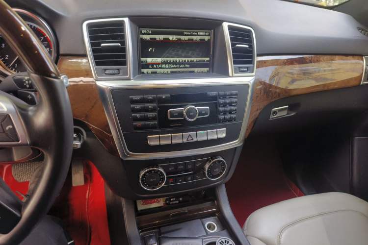 Used Mercedes-Benz M-Class 2015 ML 400 4MATIC Luxury Model
