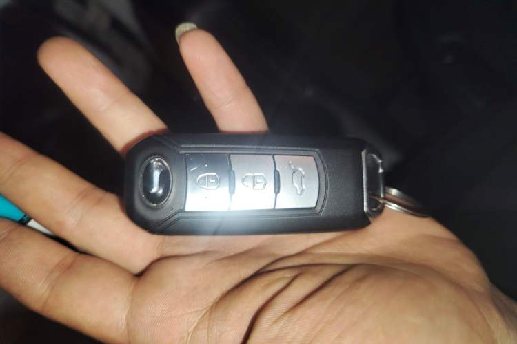 Used GAC Trumpchi GS5 2013 2.0L Automatic Two-Wheel Drive Light Interior Special Edition
