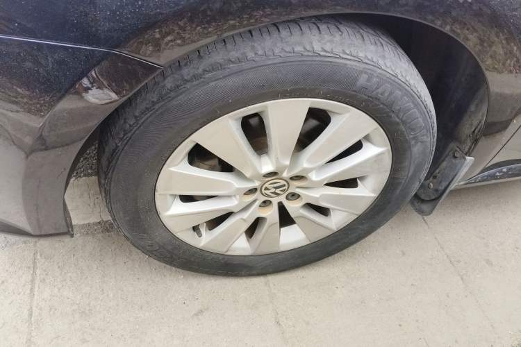 Used Volkswagen Lavida 2013 Restyled Classic 1.6L Automatic Comfort Edition Left Front Wheel Hub