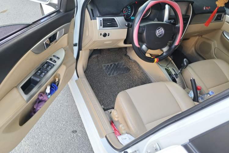 Used Buick Excelle 2013 1.5L Automatic Classic Model
