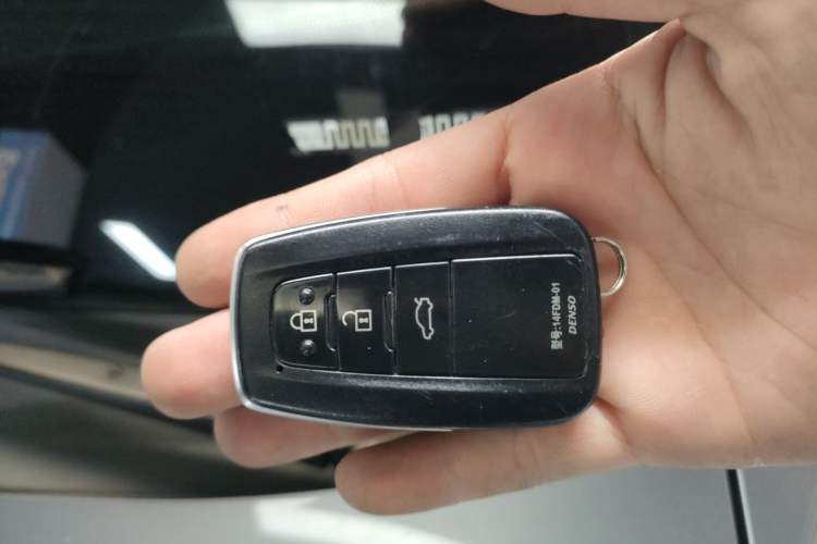 Used Toyota Avalon 2019 2.0L Luxury Edition China VI Standard
