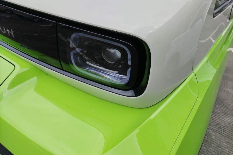 Used Baojun KiWi EV 2021 Artist Model Lithium Iron Phosphate