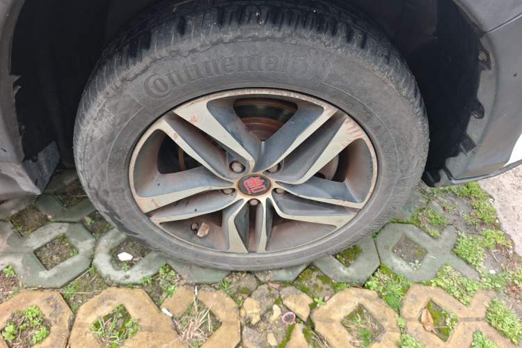 Used BYD Tang New Energy 2015 2.0T Four-Wheel-Drive Flagship Model
