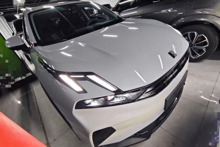 Used Lynk & Co 06 EM-P 2023 EM-P 56 Standard Range Pro Front Right 45 Deg