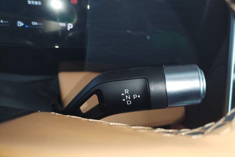 Used Geely Galaxy L7 2025 EM-i 115km Exploration+ Edition Gear Lever