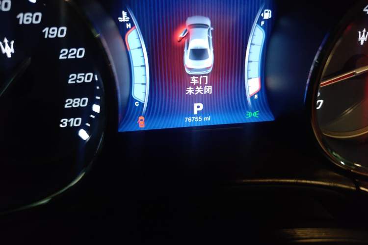 Used Maserati President 2013 3.0T Standard Model Odometer Close Up