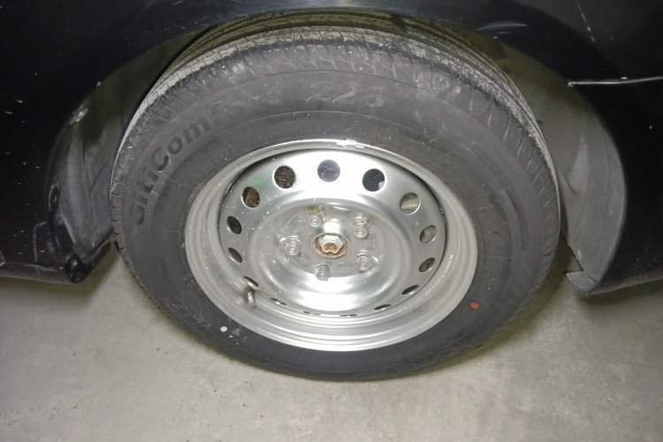 Used Geely Auto Classic Emgrand 2012 Sedan 1.8L CVT Luxury Model
