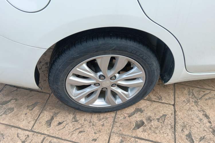 Used Buick GT 2021 Exemplar 1.5L Automatic Elite Version Right Rear Wheel Hub