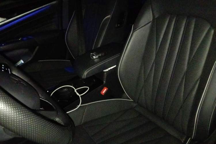 Used Volkswagen Passat 2022 330TSI Starry Luxury Edition Left Front Seat