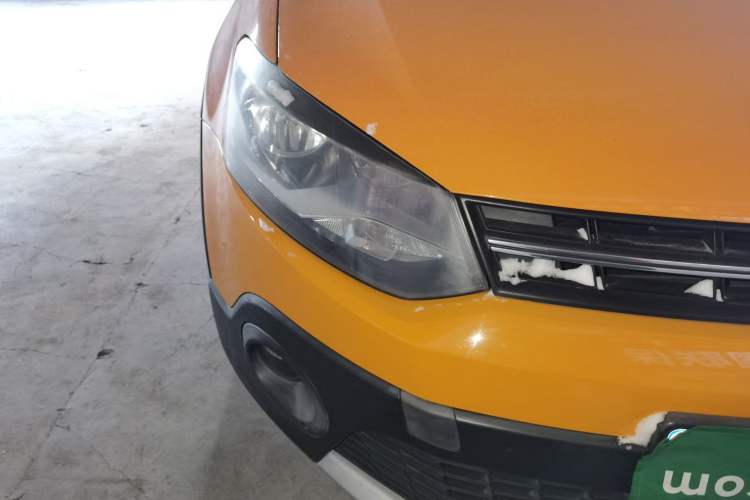 Used Volkswagen Polo 2012 1.6L Cross Polo Automatic Transmission Right Front Headlight