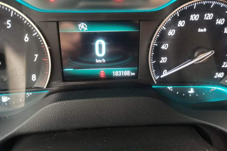 Used Buick GT 2016 15N Manual Elite Edition Odometer Close Up