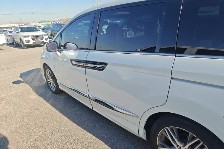 Used Honda Elysion 2019 2.0L Hybrid Supreme Edition
