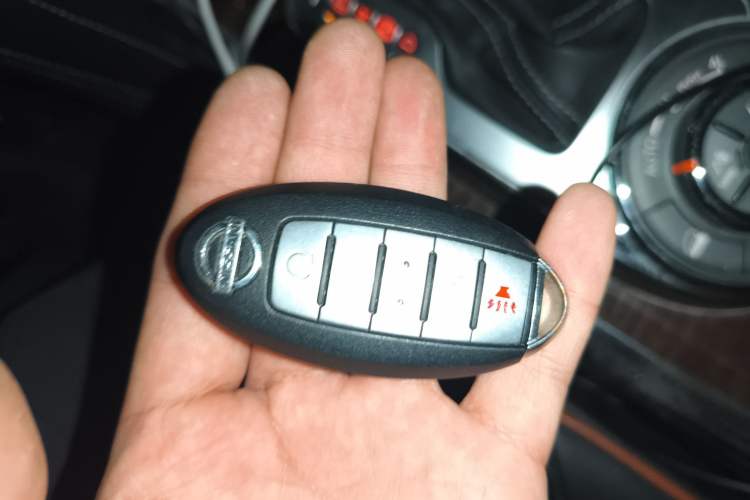 Used Nissan Patrol 2017 4.0L XE Middle East Version Vehicle Key